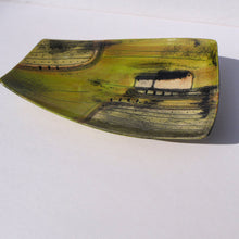 Load image into Gallery viewer, Rectangular dish house in fields DB03