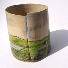 Load image into Gallery viewer, Small round vessel landscape and house DB08