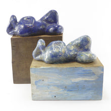 Load image into Gallery viewer, Fii sculpture on a blue wood plinth
