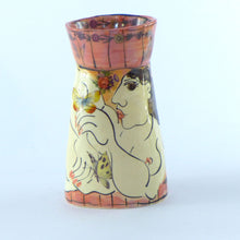 Load image into Gallery viewer, Figure small vase coral