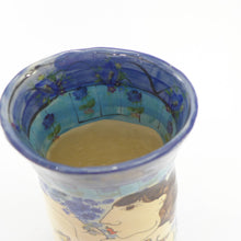 Load image into Gallery viewer, Figure medium blue vase