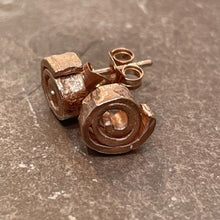 Load image into Gallery viewer, Rose gilt cinnamon swirl studs