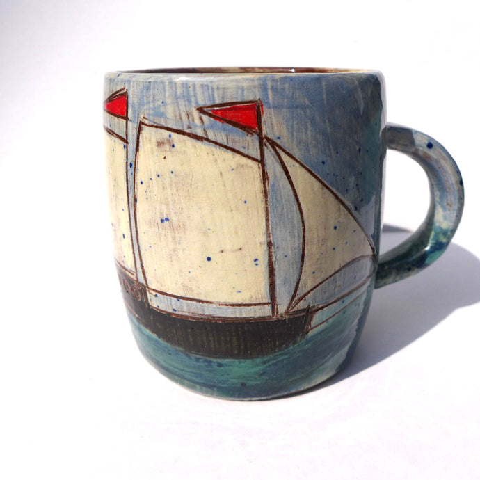 Mug with white sails