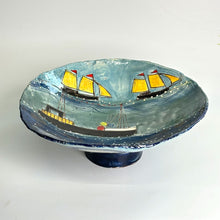 Load image into Gallery viewer, Trawler pedestal dish