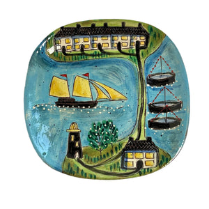 Along the causeway platter