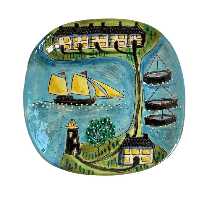 Along the causeway platter