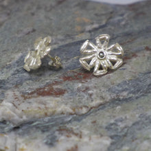 Load image into Gallery viewer, Silver cumin snowflake studs