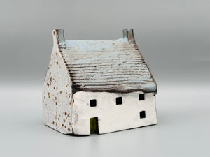 Ceramic house with grey roof PM9