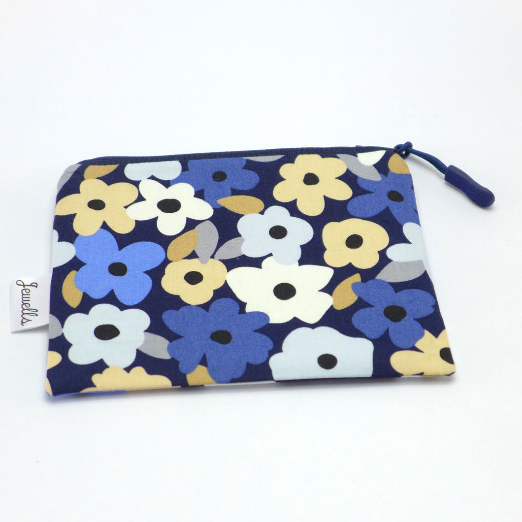 Jewells blue daisy purse