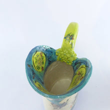 Load image into Gallery viewer, Figure large jug
