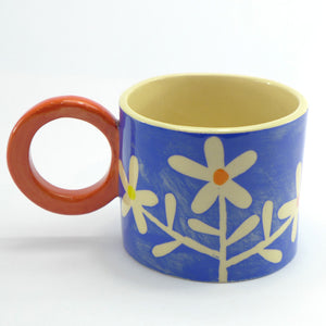 Blue daisy mug