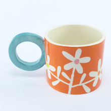 Load image into Gallery viewer, Orange daisy mug