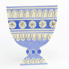 Load image into Gallery viewer, Pale blue profile vase