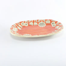 Load image into Gallery viewer, Red scrapbook small oval plate