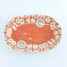 Load image into Gallery viewer, Red scrapbook small oval plate