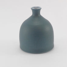 Load image into Gallery viewer, Deep teal posy vase LB103