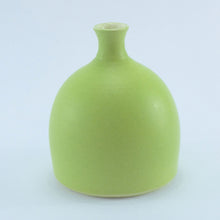 Load image into Gallery viewer, Lime green posy vase LB106
