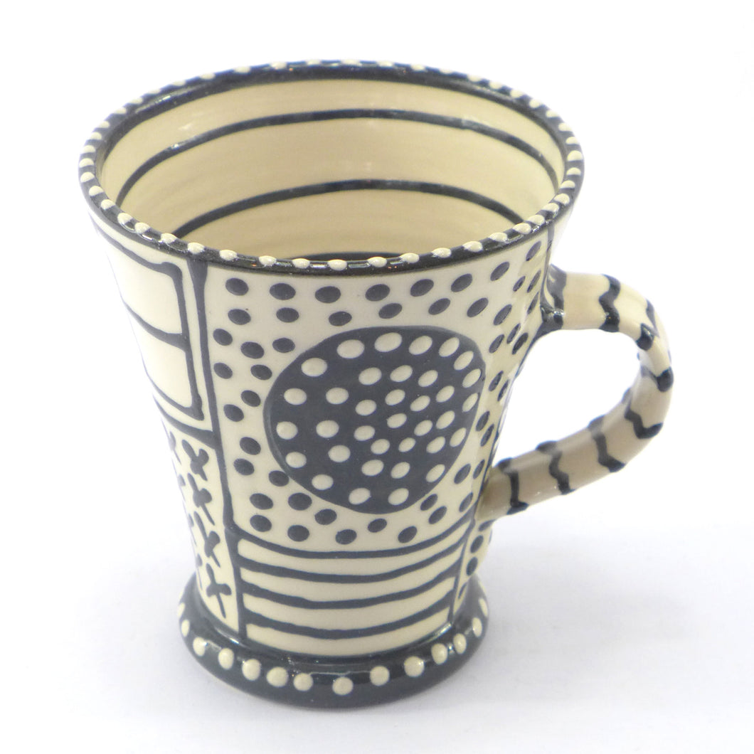 Black flared mug