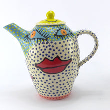 Load image into Gallery viewer, Eyes and lips tea pot