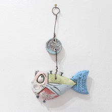 Load image into Gallery viewer, Fish with button wallmount