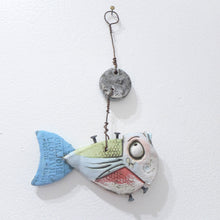 Load image into Gallery viewer, Fish with button wallmount