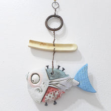 Load image into Gallery viewer, Fish with ring wallmount