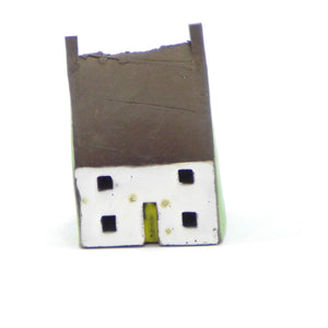 Ceramic house with green gable PMJ10