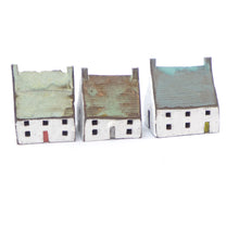 Load image into Gallery viewer, Ceramic house with turquoise roof PM10