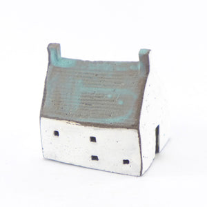 Ceramic house with turquoise roof PM10