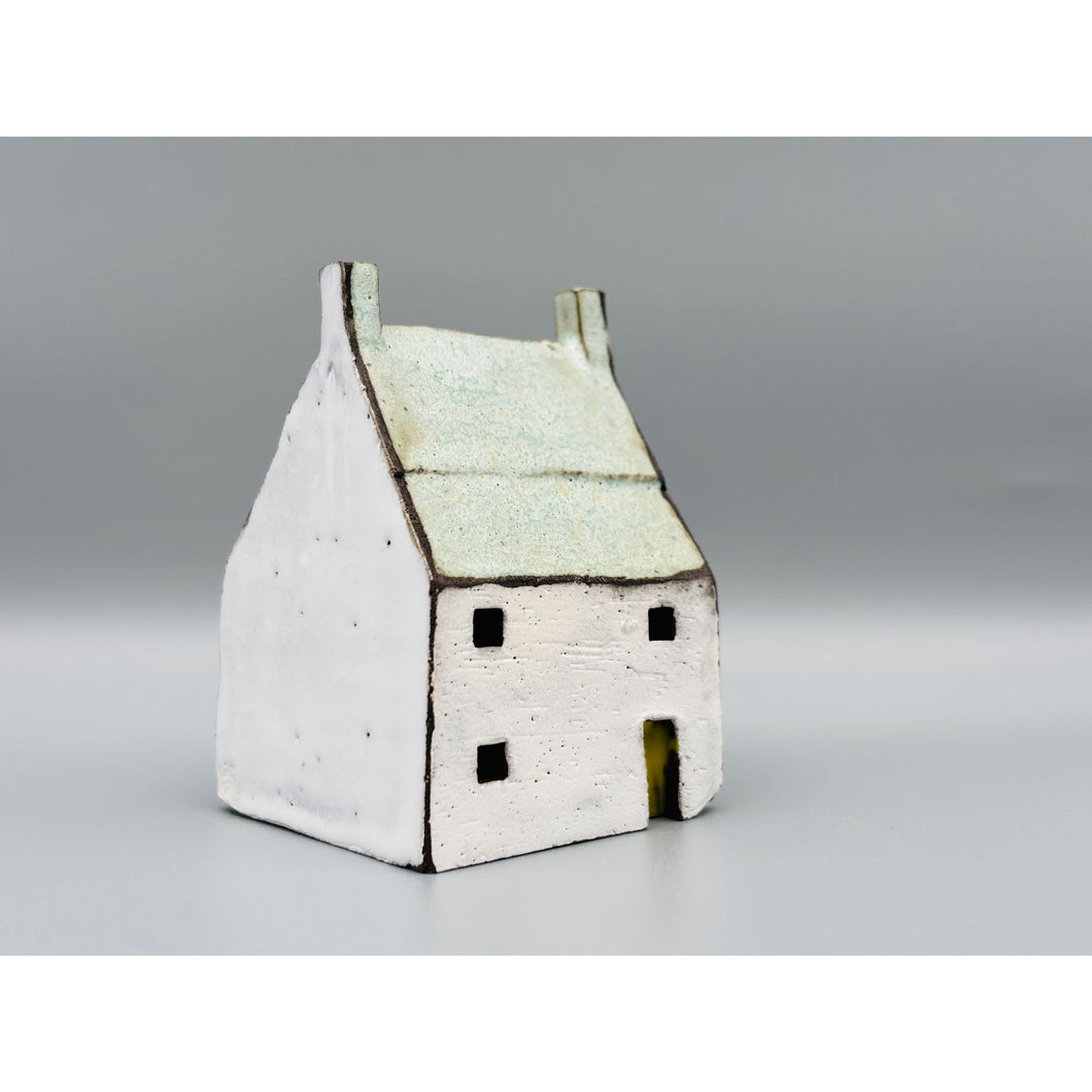 Ceramic house with aqua roof PM11