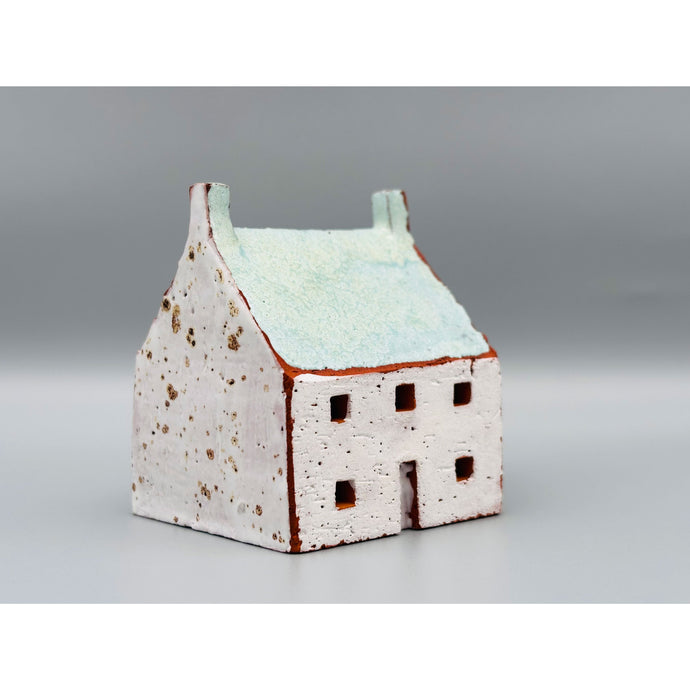 Ceramic house with aqua roof PM5