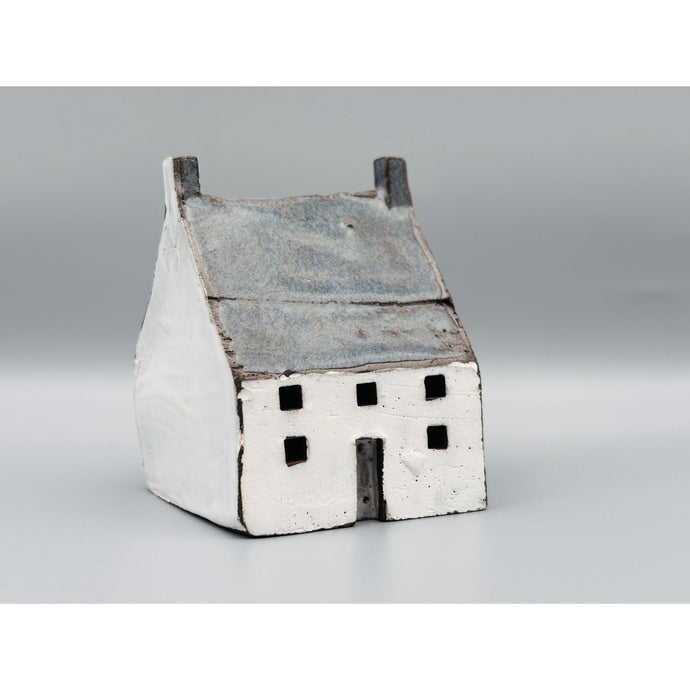 Ceramic house with slate colour roof PM8