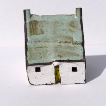 Load image into Gallery viewer, Ceramic bothy with aqua roof PMB03