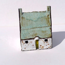 Load image into Gallery viewer, Ceramic bothy with aqua roof PMB04