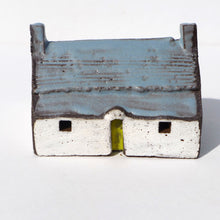 Load image into Gallery viewer, Ceramic low bothy with grey roof PMB05