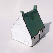 Load image into Gallery viewer, Ceramic bothy with shiny turquise roof PMB9