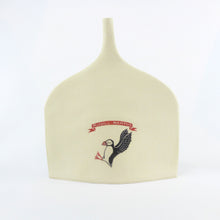 Load image into Gallery viewer, Puffin Medium Vessel