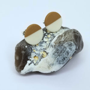 Porcelain studs brown and latte