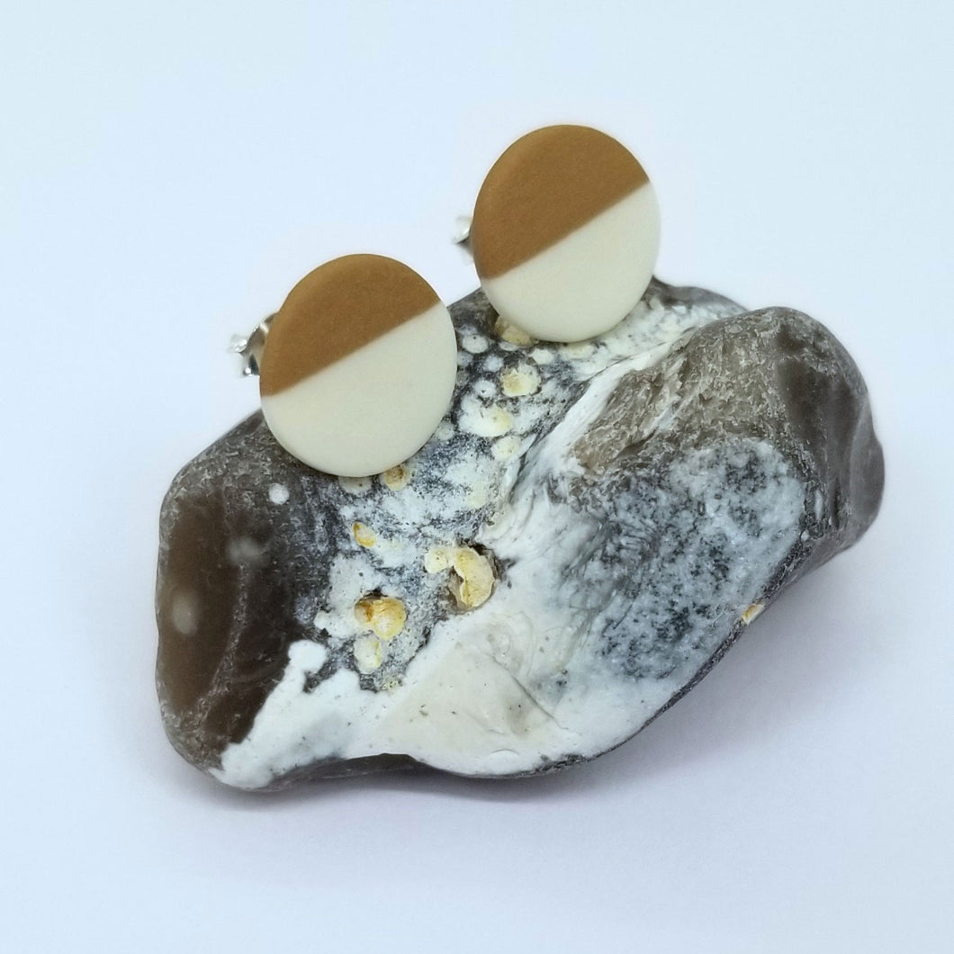 Porcelain studs brown and latte