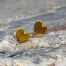 Load image into Gallery viewer, Gilt heart studs