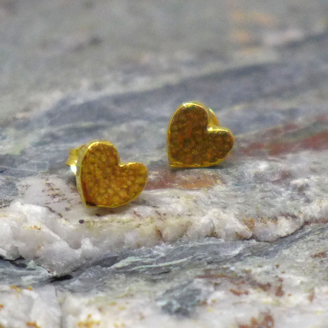 Gilt heart studs