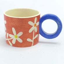 Load image into Gallery viewer, Red daisy mug