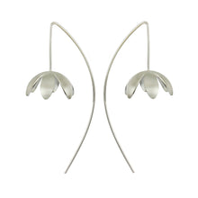 Load image into Gallery viewer, GCE1 Silver long daisy earrings