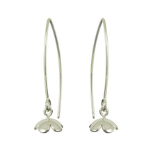 Load image into Gallery viewer, GCE34 Silver long blossom flower earrings