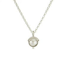 Load image into Gallery viewer, GCF14P Silver blossom and pearl pendant