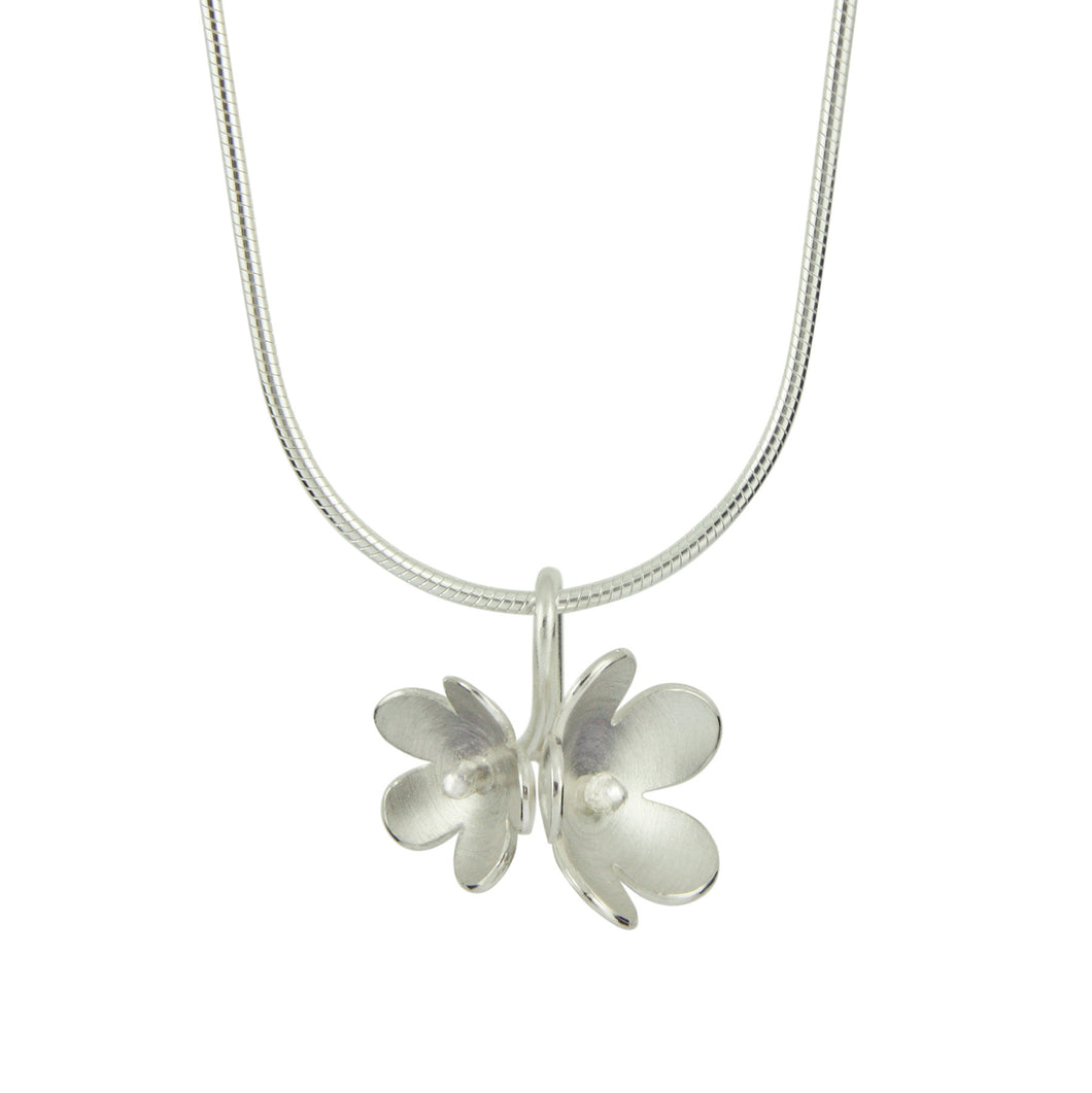 GCF7 Silver blossom pendant