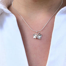 Load image into Gallery viewer, GCF7 Silver blossom pendant