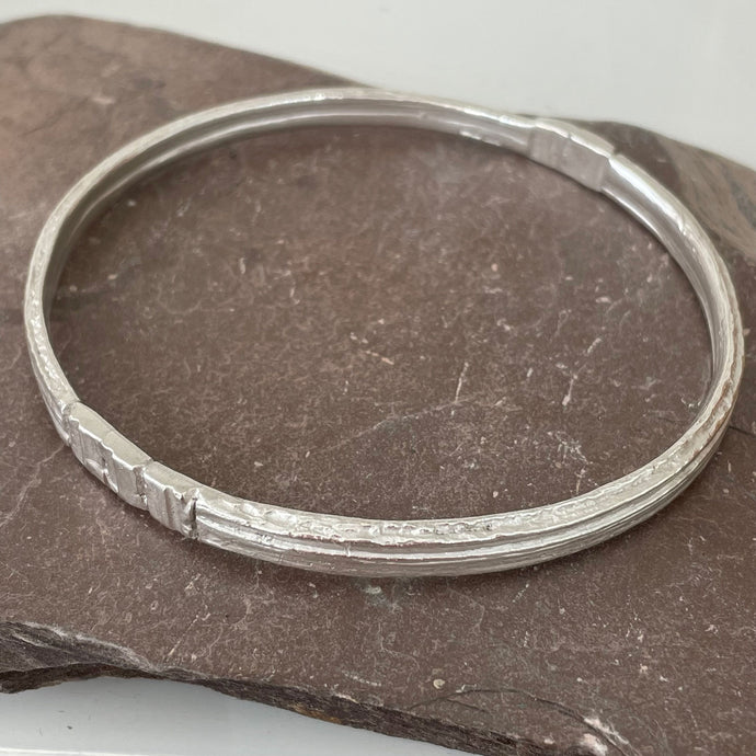 Angelica thick silver bangle